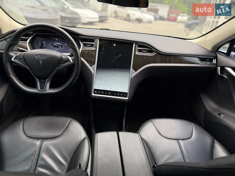 Ліфтбек Tesla Model S 2013 в Вінниці
