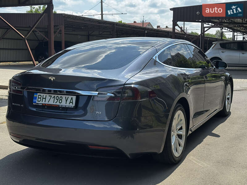 Лифтбек Tesla Model S 2016 в Одессе