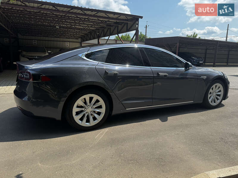 Лифтбек Tesla Model S 2016 в Одессе