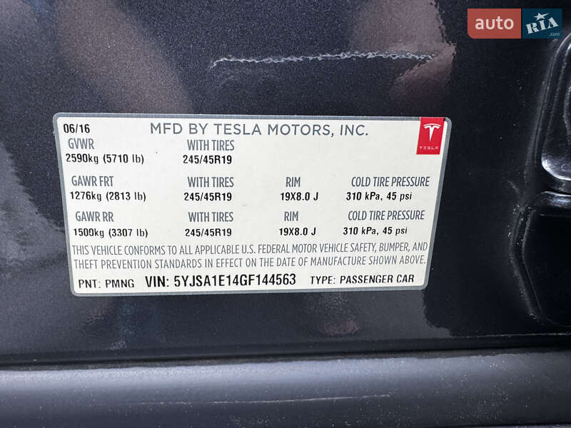 Лифтбек Tesla Model S 2016 в Одессе