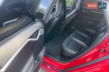 Лифтбек Tesla Model S 2015 в 