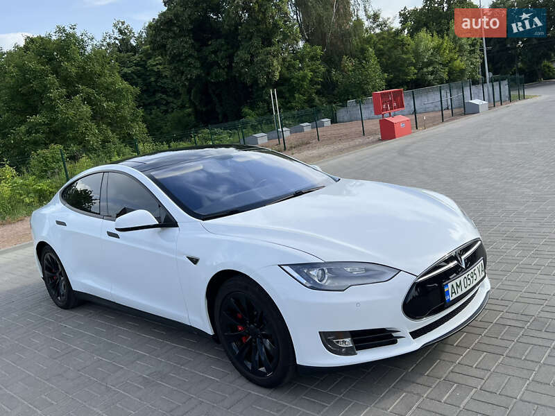 Ліфтбек Tesla Model S 2014 в Житомирі