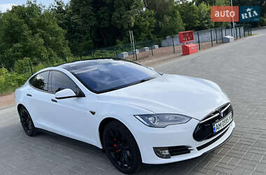 Ліфтбек Tesla Model S 2014 в 