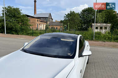 Ліфтбек Tesla Model S 2014 в 