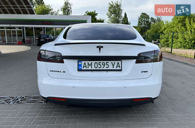Ліфтбек Tesla Model S 2014 в 
