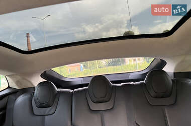 Ліфтбек Tesla Model S 2014 в 