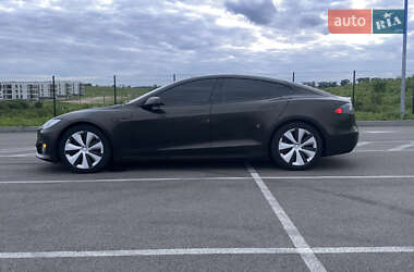 Лифтбек Tesla Model S 2016 в 