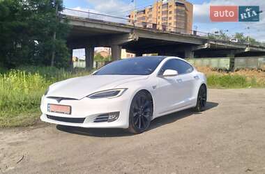 Ліфтбек Tesla Model S 2016 в 
