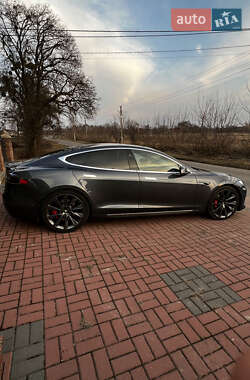 Лифтбек Tesla Model S 2020 в 