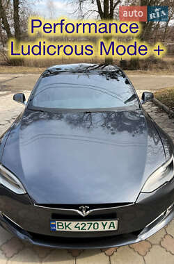 Tesla Model S 2020