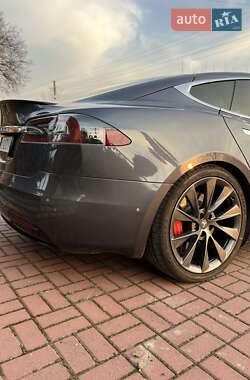Лифтбек Tesla Model S 2020 в 