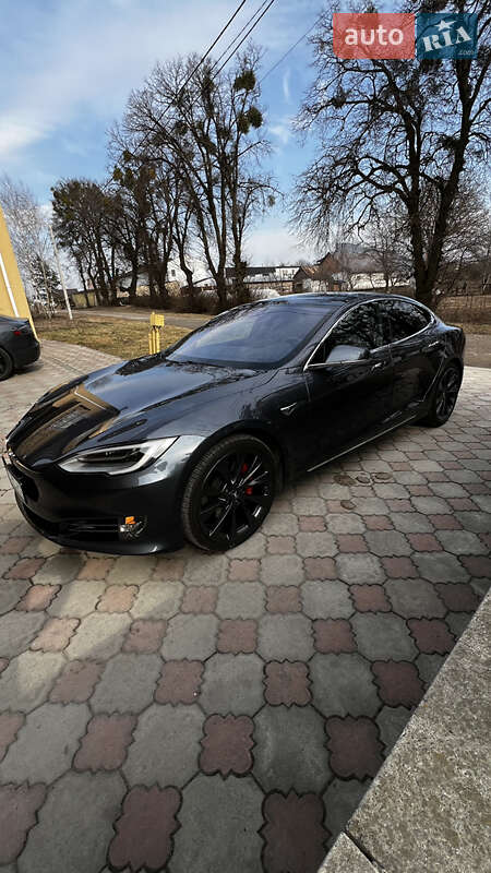 Ліфтбек Tesla Model S 2020 в Рівному
