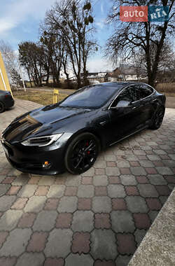 Лифтбек Tesla Model S 2020 в 