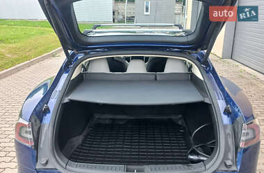 Лифтбек Tesla Model S 2016 в 