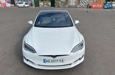 Лифтбек Tesla Model S 2019 в 