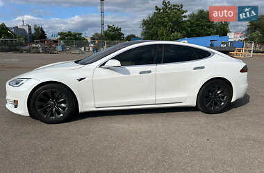 Лифтбек Tesla Model S 2019 в 