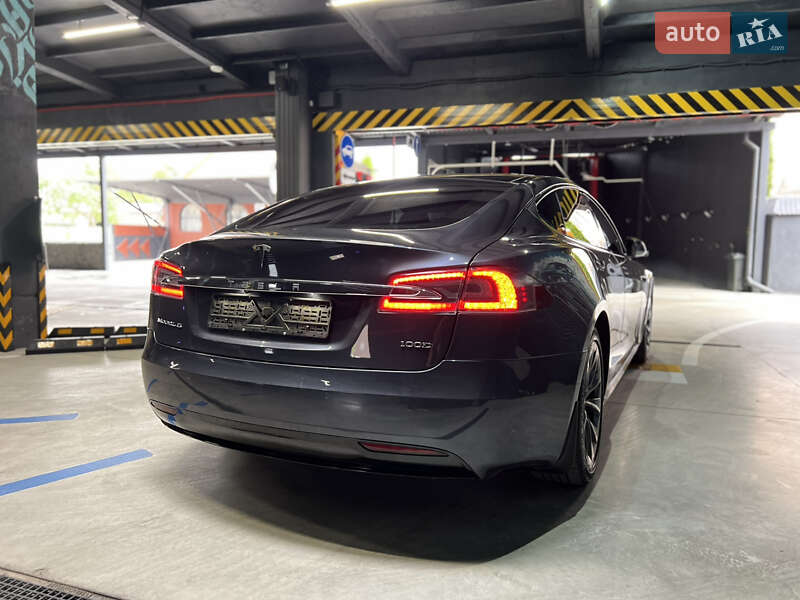 Ліфтбек Tesla Model S 2018 в Самборі