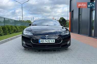 Лифтбек Tesla Model S 2015 в 