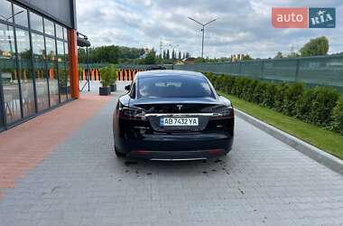 Лифтбек Tesla Model S 2015 в 