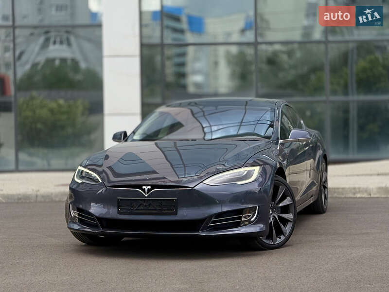 Ліфтбек Tesla Model S 2018 в 