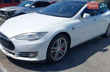 Лифтбек Tesla Model S 2014 в 