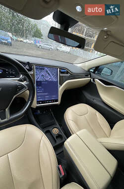 Лифтбек Tesla Model S 2013 в 