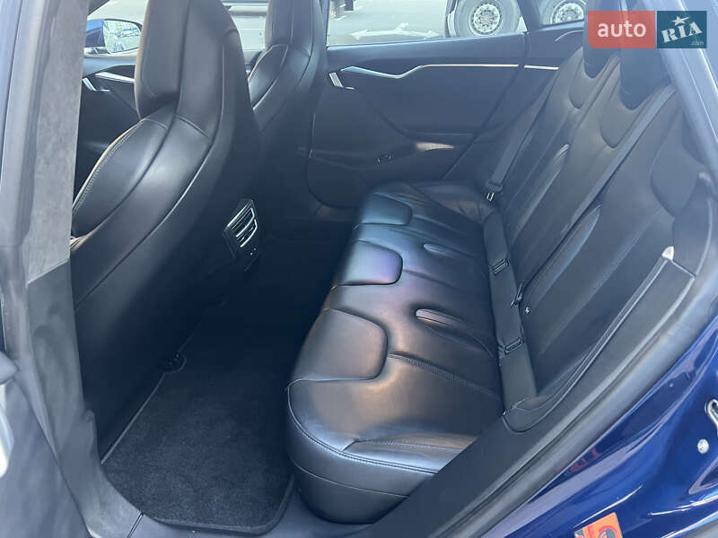 Лифтбек Tesla Model S 2017 в Киеве фото 17 Лифтбек Tesla Model S 2017 в Киеве