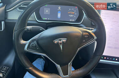 Лифтбек Tesla Model S 2017 в 