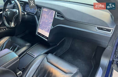 Лифтбек Tesla Model S 2017 в 