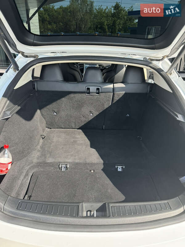 Лифтбек Tesla Model S 2015 в Владимире