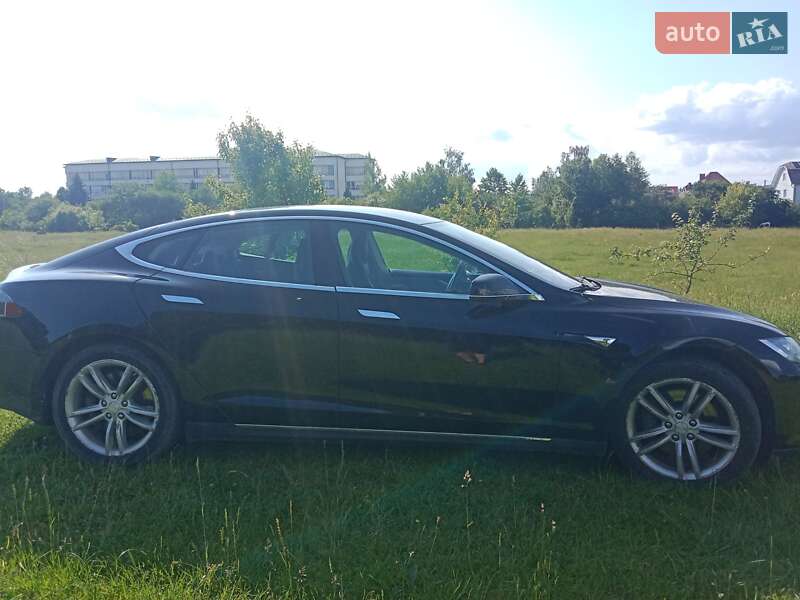 Лифтбек Tesla Model S 2014 в Ивано-Франковске