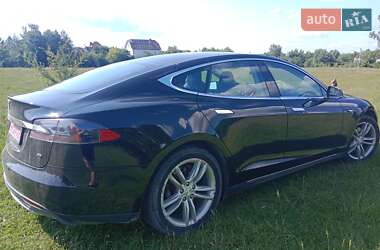 Лифтбек Tesla Model S 2014 в 