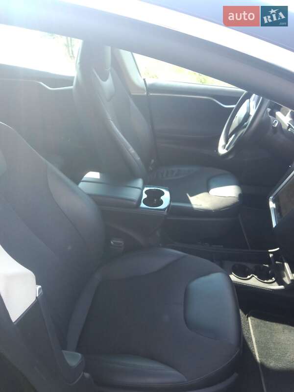 Лифтбек Tesla Model S 2014 в Ивано-Франковске