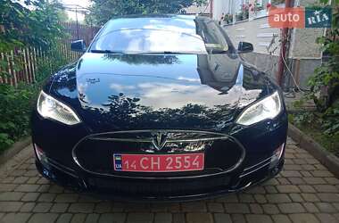 Лифтбек Tesla Model S 2014 в 