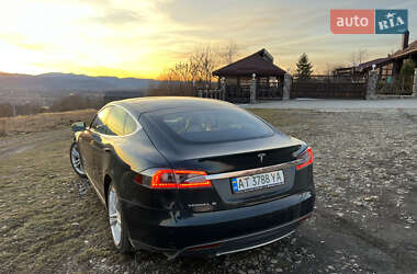Лифтбек Tesla Model S 2013 в 