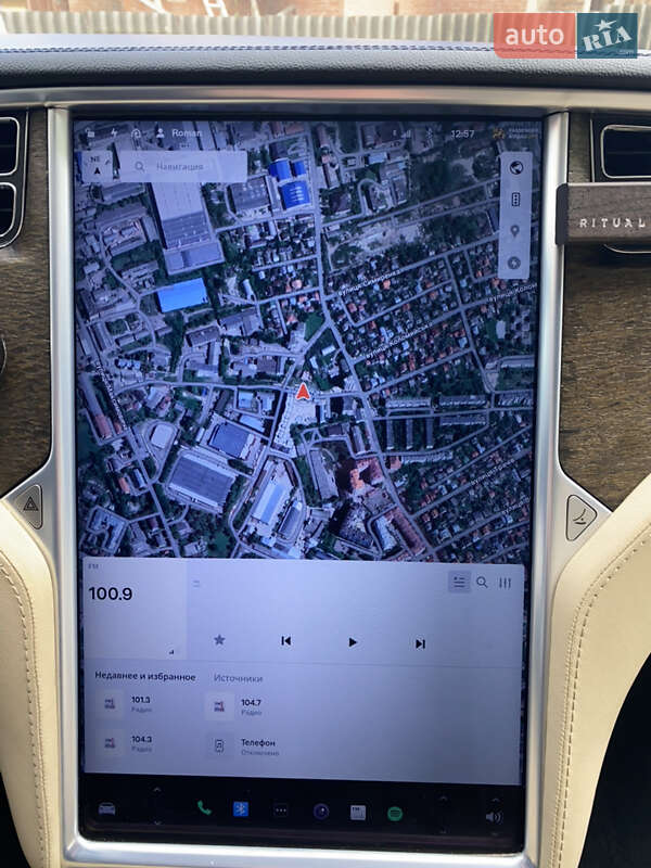 Ліфтбек Tesla Model S 2013 в Івано-Франківську