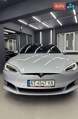 Лифтбек Tesla Model S 2017 в 