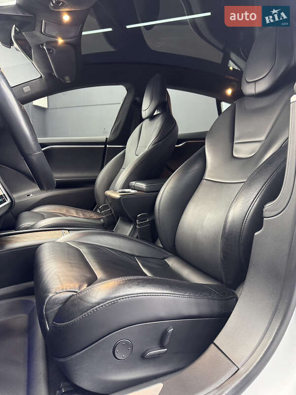 Лифтбек Tesla Model S 2017 в Коломые фото 24 Лифтбек Tesla Model S 2017 в Коломые