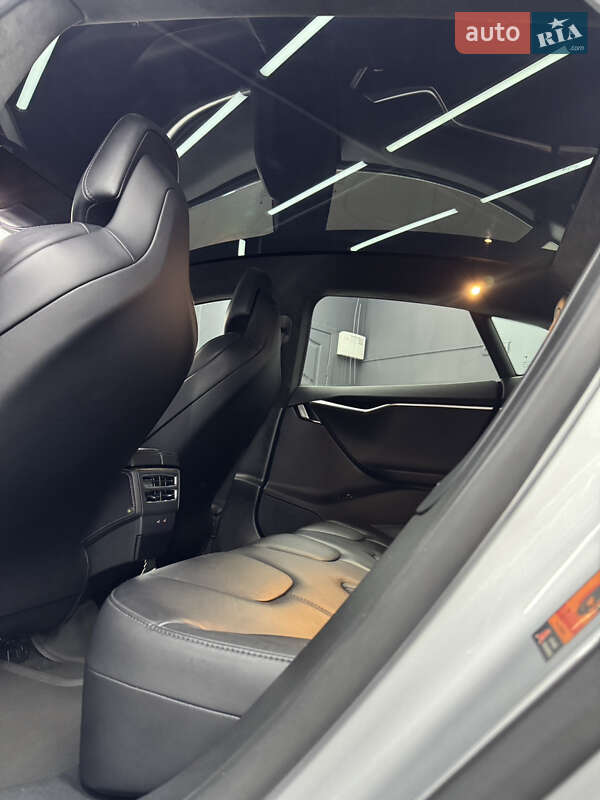 Лифтбек Tesla Model S 2017 в Коломые фото 44 Лифтбек Tesla Model S 2017 в Коломые