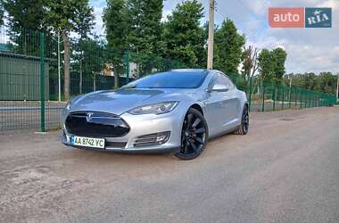 Лифтбек Tesla Model S 2013 в 