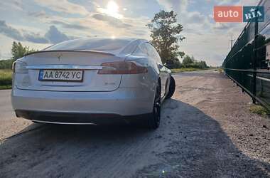 Лифтбек Tesla Model S 2013 в 
