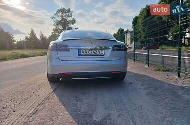 Лифтбек Tesla Model S 2013 в 