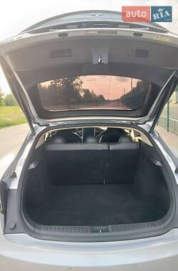 Лифтбек Tesla Model S 2013 в 