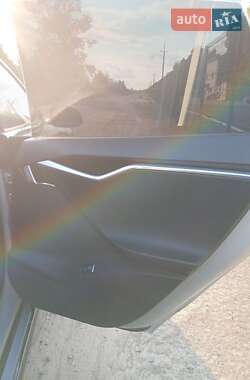 Лифтбек Tesla Model S 2013 в 