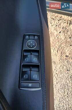 Лифтбек Tesla Model S 2013 в 