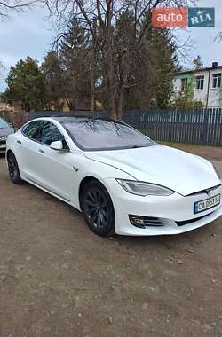 Ліфтбек Tesla Model S 2017 в 