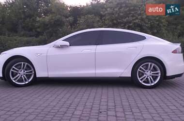 Лифтбек Tesla Model S 2015 в 