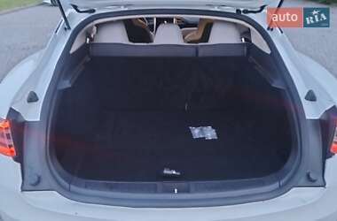 Лифтбек Tesla Model S 2015 в 