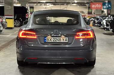 Лифтбек Tesla Model S 2013 в 