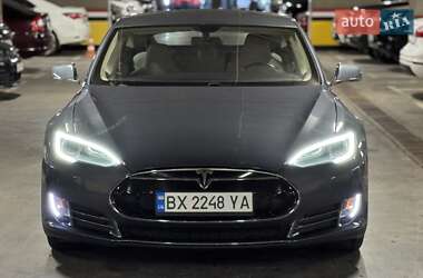 Лифтбек Tesla Model S 2013 в 